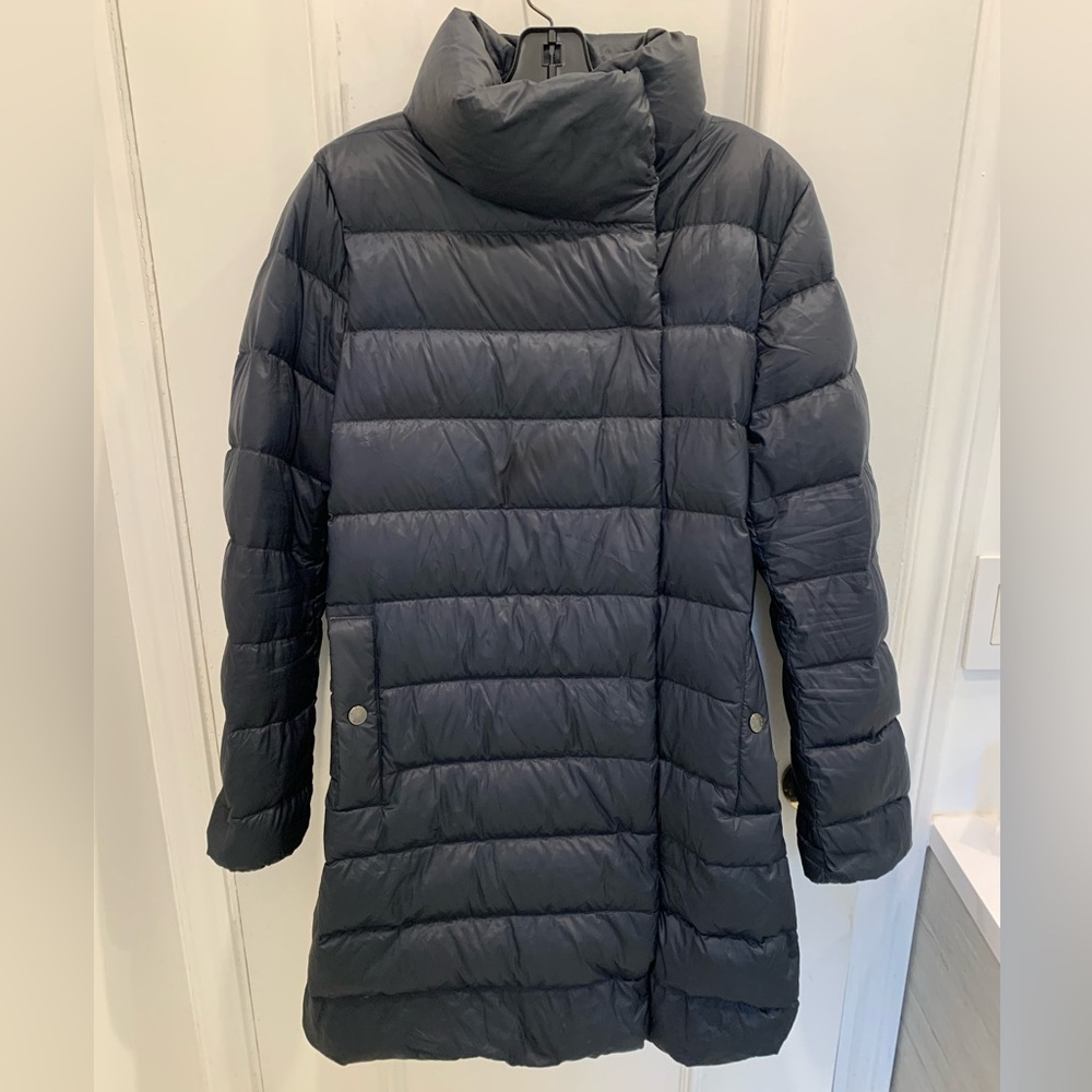 MaxMara Weekend dark navy puffer jacket. Size 10